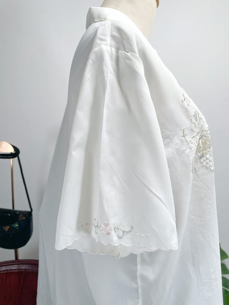 { Very Rare Find } Vintage 50s 60s cottage core  hand embroidered latticework Chinese silk collared shirt