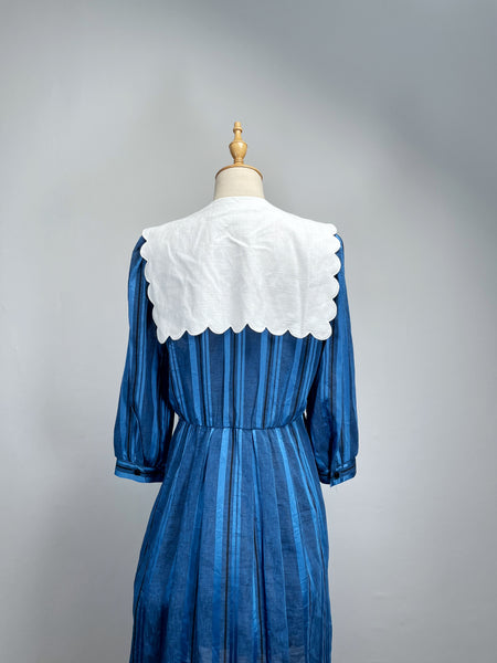 { Rare find } Midge | Vintage 1970s Royal blue Leslie Fay dress with Big scalloped collar