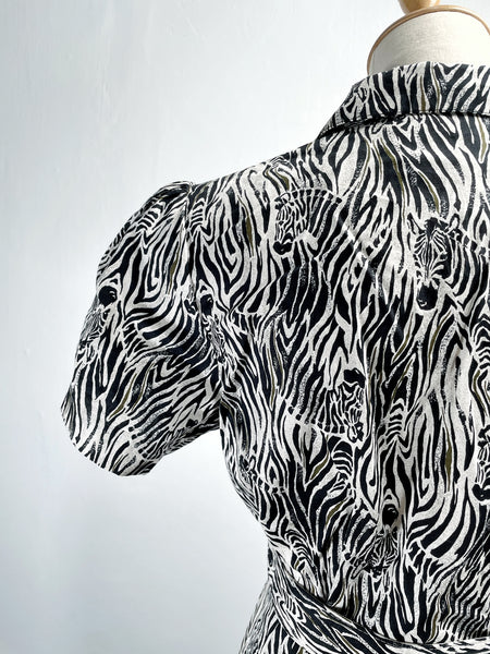 Must-have! | Zelda | Vintage 1970s/80s zebra print fit-and-flare A line dress with matching belt