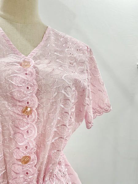 { Rare find } | Jane Eyre | Vintage 1970s1980s lace dress in pink with scallop trims