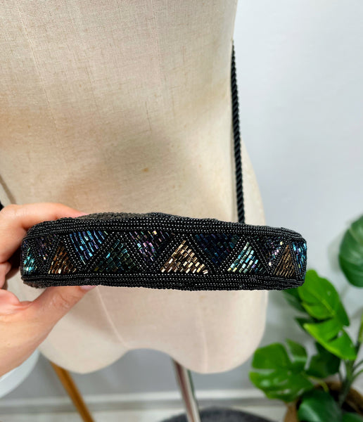 { Rare find } Vintage 1970s 1980s disco era small curved scallop shape beaded bag with geometric pattern