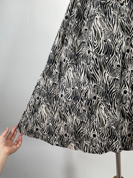 Must-have! | Zelda | Vintage 1970s/80s zebra print fit-and-flare A line dress with matching belt