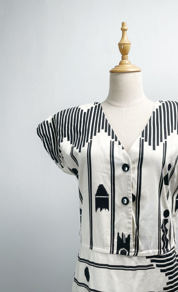 Must-have | Emery | Vintage 1970s 1980s Aztec monochromatic drop-waist black and white graphic geometric print dress
