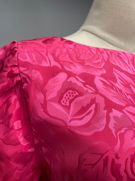 Must-have | Pearl | Vintage 1960s 1970s embossed fuchsia pink satin dress