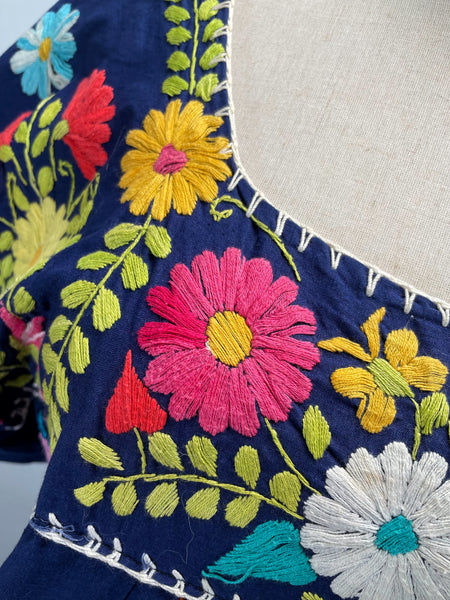 Valencia | Vintage 1960s 1970s Navy blue embroidered Mexican Kaftan Dress