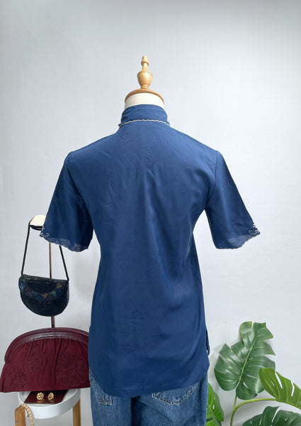 { Very Rare Find } Vintage 50s 60s embroidered dark Navy blue  collared blouse