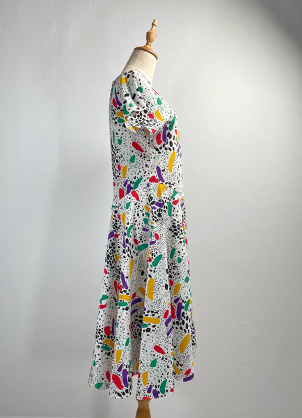 Must-have! | Cherlene | Vintage 1980s 1990s retro colourful pop art print glared dress