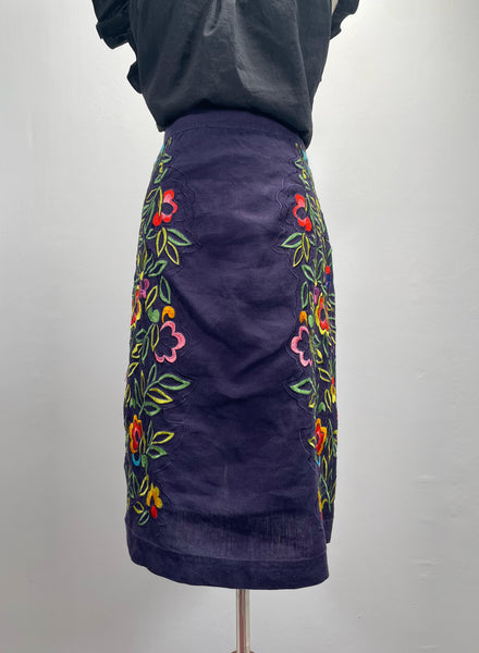 Sonny | Vintage 1990s 2000s 100% Linen and cotton embroidered Moulinette Soeurs skirt