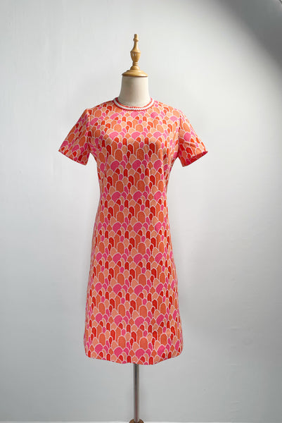 Must have | Olivia | Vintage 1960s 1970s mini twiggy dress with orange and red scallop print
