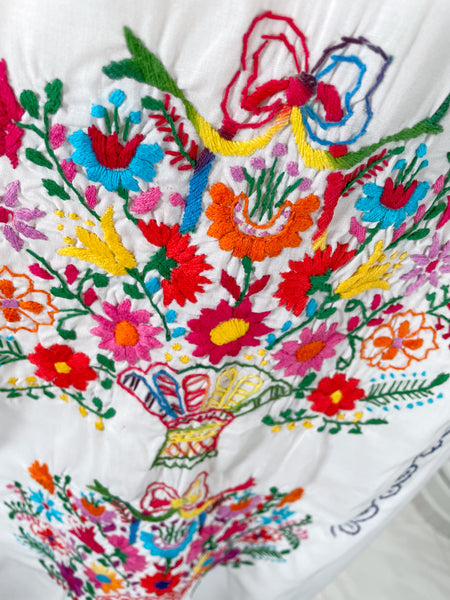 Must-have | Chantelle | Vintage 1960s 1970s Hippie embroidered floral Kaftan dress