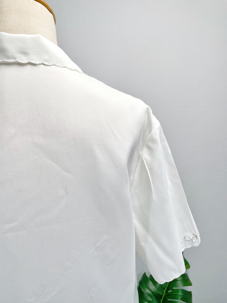 { Very Rare Find } Vintage 50s 60s cottage core  hand embroidered latticework Chinese silk collared shirt
