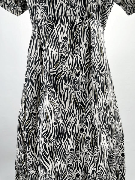 Must-have! | Zelda | Vintage 1970s/80s zebra print fit-and-flare A line dress with matching belt