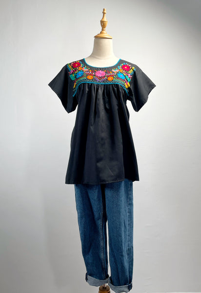 { Rare find } Freya | Vintage 1960s Oxacan Mexican embroidered Blouse in black (Copy)
