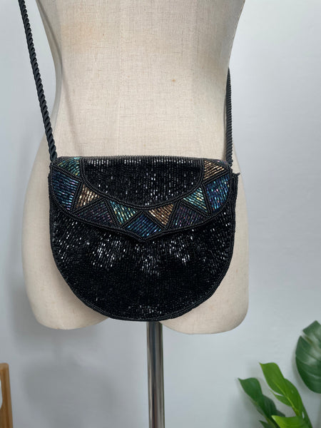 { Rare find } Vintage 1970s 1980s disco era small curved scallop shape beaded bag with geometric pattern