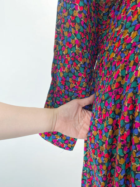 Hearts in flight | Vintage 1980s hearts-print dress with Embellished buttons