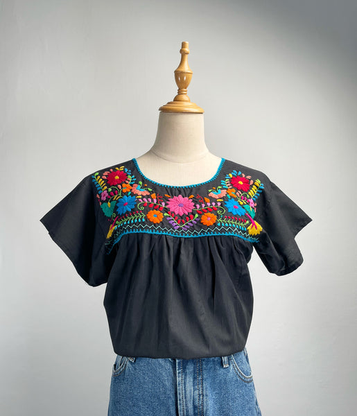 { Rare find } Freya | Vintage 1960s Oxacan Mexican embroidered Blouse in black (Copy)