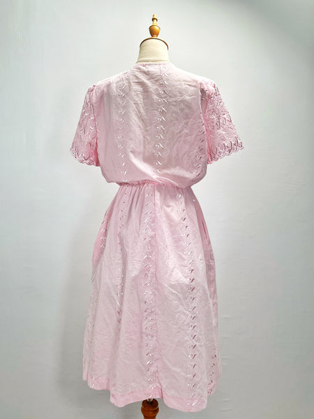 { Rare find } | Jane Eyre | Vintage 1970s1980s lace dress in pink with scallop trims