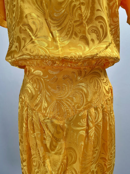 Must-have | Florence | Vintage 1960s 1970s embossed Royal Yellow satin like dress with Tulip sleeves