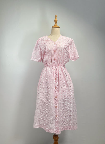 { Rare find } | Jane Eyre | Vintage 1970s1980s lace dress in pink with scallop trims