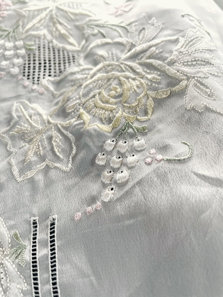 { Very Rare Find } Vintage 50s 60s cottage core  hand embroidered latticework Chinese silk collared shirt