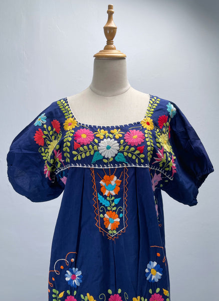 Valencia | Vintage 1960s 1970s Navy blue embroidered Mexican Kaftan Dress