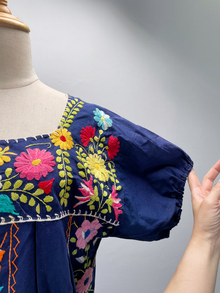 Valencia | Vintage 1960s 1970s Navy blue embroidered Mexican Kaftan Dress