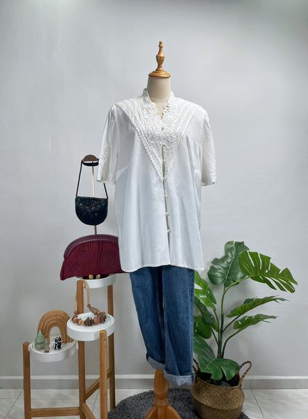 Vintage 1950s romantic Embroidered Lace V-Neck Blouse with Pearl Buttons