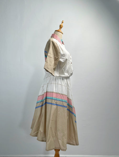 Must-have! | Addison | Vintage 1970s 1980s diagonala stripes lightweight fit-and-flare dress