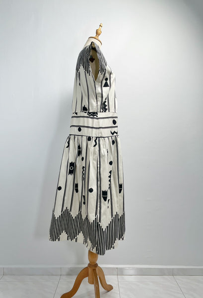 Must-have | Emery | Vintage 1970s 1980s Aztec monochromatic drop-waist black and white graphic geometric print dress
