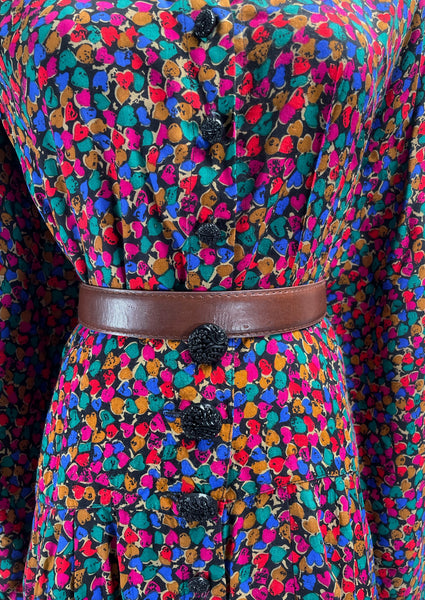Hearts in flight | Vintage 1980s hearts-print dress with Embellished buttons