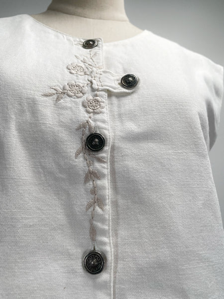Vintage embroidery European  Linen Rose Blusen Vest with stamped buttons