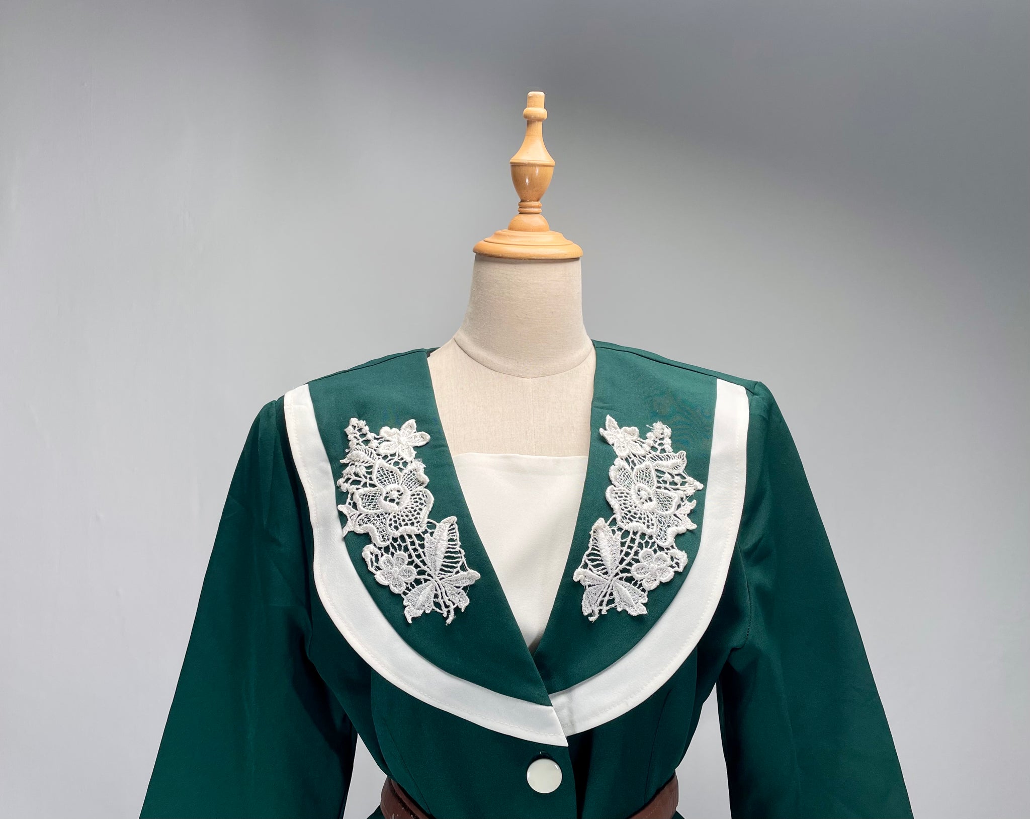Emmy | Vintage 1980s power suit Forest green dress with Lace lapels Happy Laundry Day Vintage Emmy | Vintage 1980s power suit Forest green dress with Lace lapels Happy Laundry Day Vintage