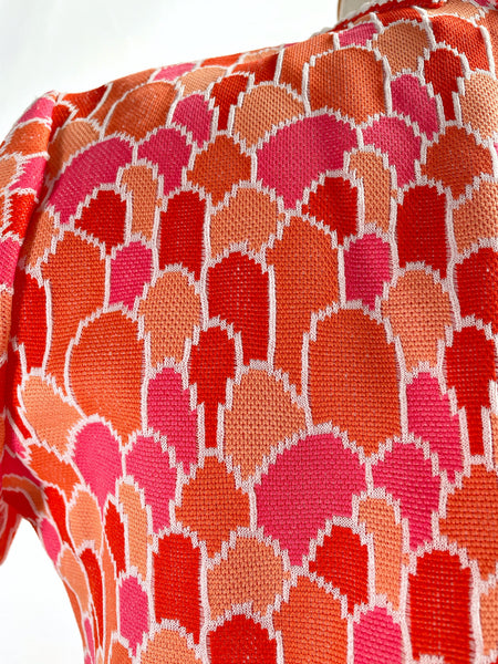 Must have | Olivia | Vintage 1960s 1970s mini twiggy dress with orange and red scallop print