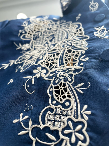 { Very Rare Find } Vintage 50s 60s embroidered dark Navy blue  collared blouse
