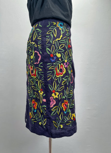 Sonny | Vintage 1990s 2000s 100% Linen and cotton embroidered Moulinette Soeurs skirt
