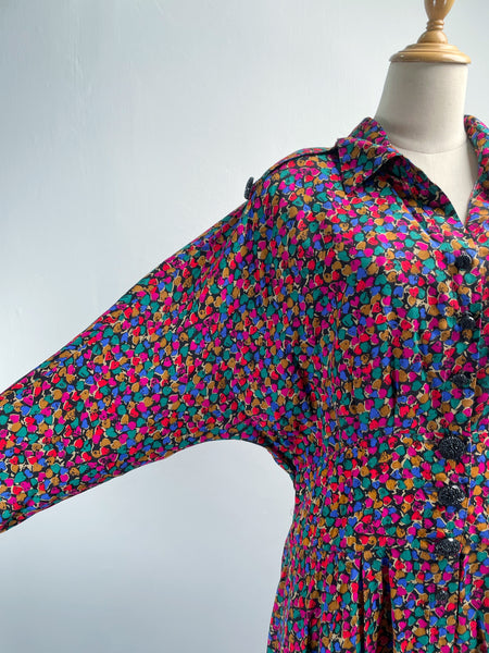 Hearts in flight | Vintage 1980s hearts-print dress with Embellished buttons