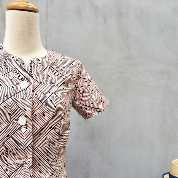 A Mazing Race | Vintage 1960s Geometric Op-art print Shift dress | Cute neckline