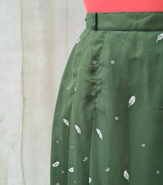 Stirred not Shaken | Vintage 1960s 1970s Olive green White Floral print Skirt