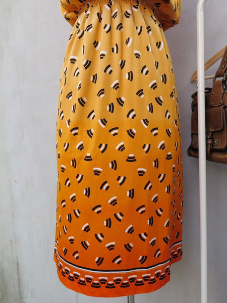 WiFi O orange | Vintage 1960s 1970s Gradient ombre orange Graphic print dress