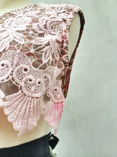 SALE! | Short Lace | Vintage 1960s 1970s Sexy hippie Boho Cropped lace top