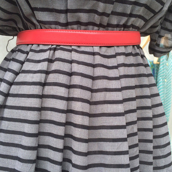Loose Lines | Slouchy-fit Vintage 1980s dolman sleeves Flirty Black striped Dress
