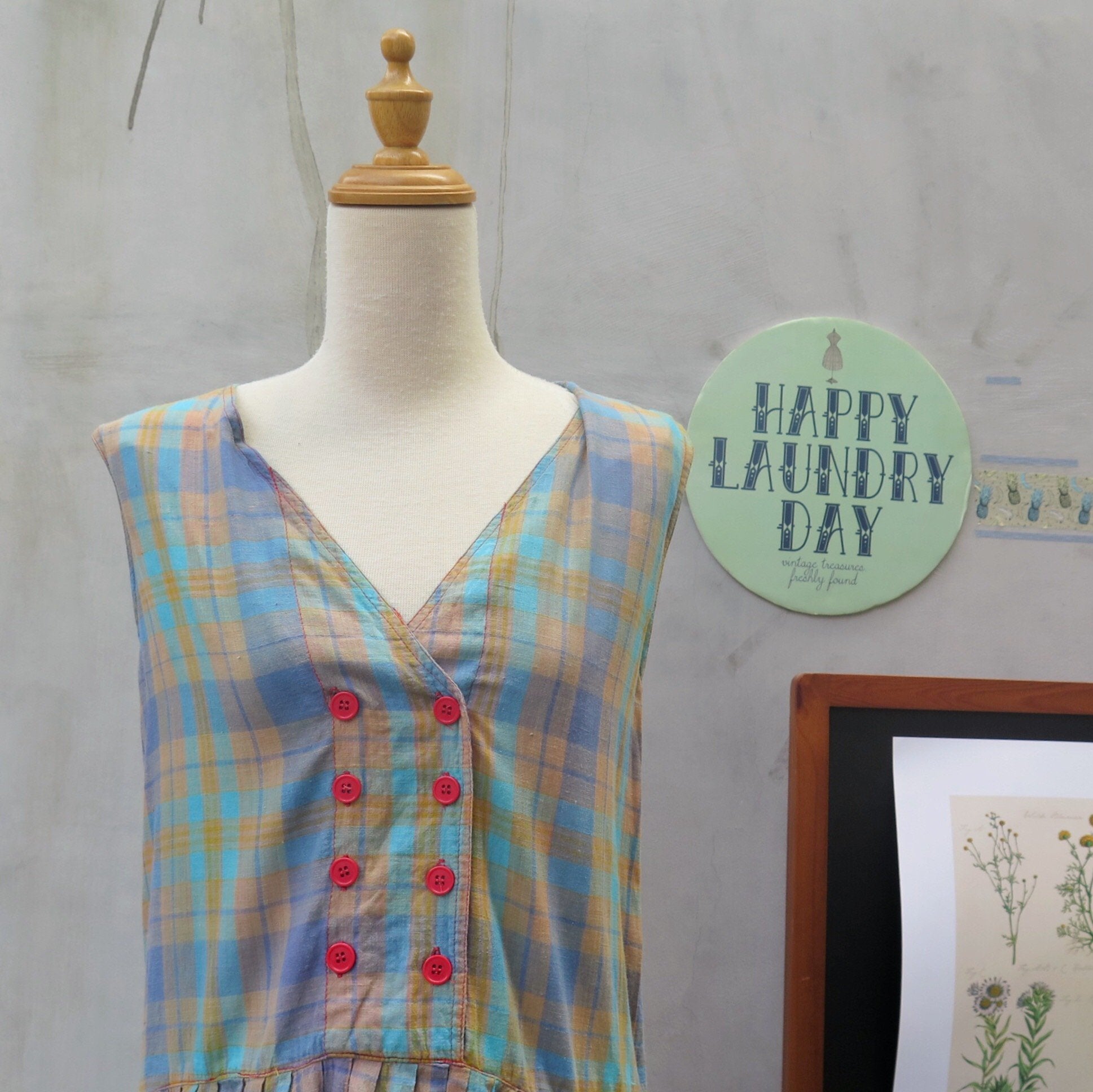 Bourke's Coffee | Vintage 1950s 1960s Checkered Plaid Sleeveless 100% cotton dress with Red buttons & Pockets
