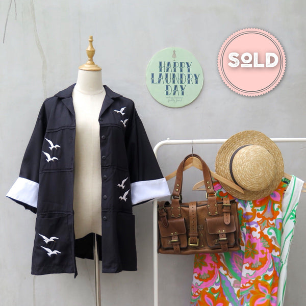 Bye Fly Gully | Vintage 1940s 1950s Embroidered seagull Black Kimono top Shirt Jacket