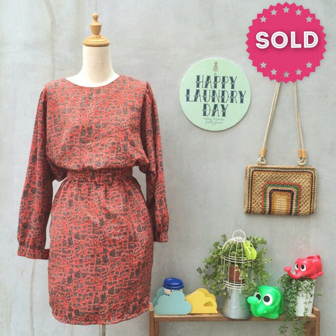 SALE | Ground Red | Vintage 1980s Batwing sleeves Loose fit Giraffe print boxy dress