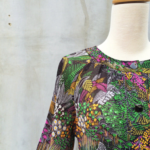 It's a Jungle out there ! | Vintage 1960s graphic Jungle safari print Shirt waist Kaftan tulip sleeves Shirtwaist Dress