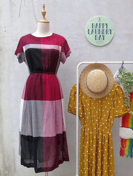 Rosita | Vintage 1950s 1960s Big square checks Red grey black Plaid dress