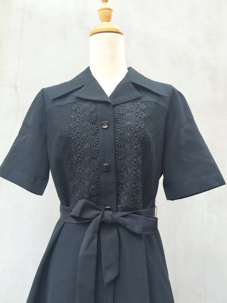 Black Beauty | Vintage 1950s lace embroidery overlay Panel Day Dress with a Belt