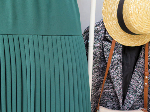 Audrey Anne | Vintage 1960s 1970s Hunter green Pleated skirt