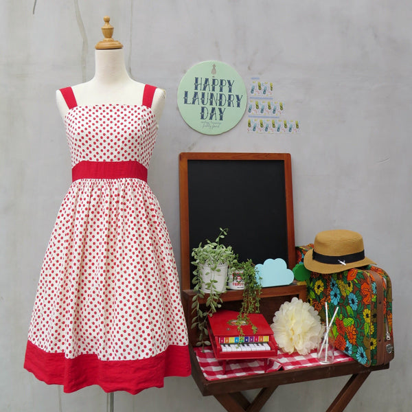 Newton's Law | Vintage 1980s-does-1950s apple print Pretty Day Dress