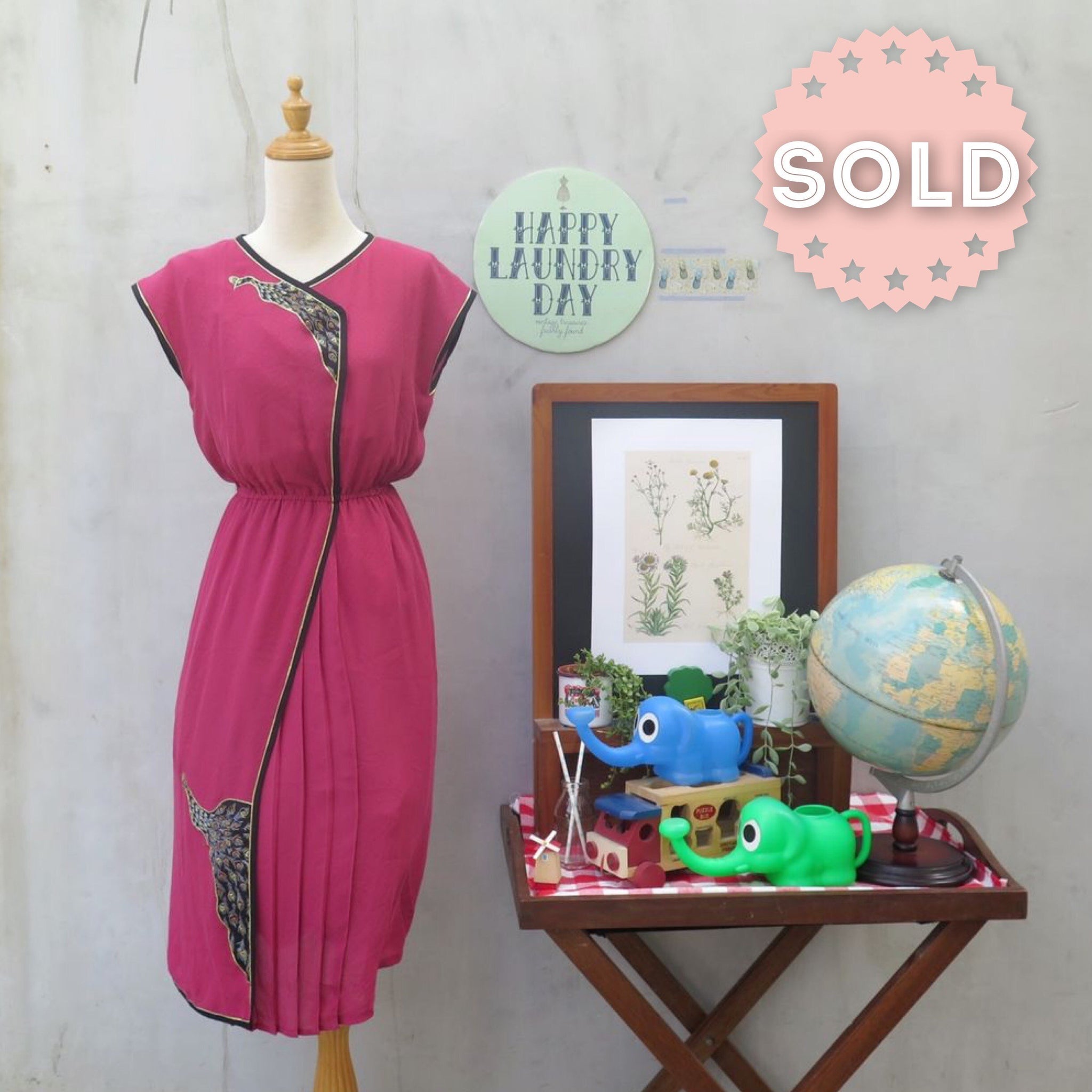 Peacock Pink | Vintage 1950s 1960s Embroidered peacock Cheongsam-inspired Dress